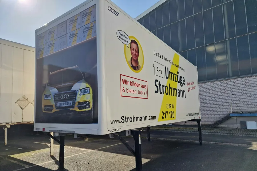 Lagerung: Lagermotiv mit Strohmann-Equipment